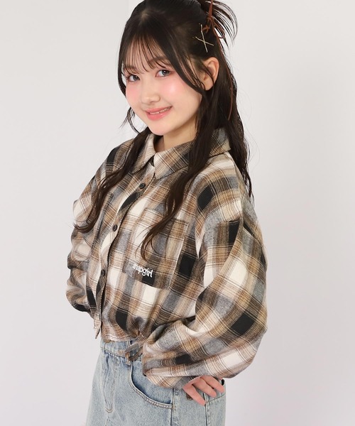 ANAP GｉRL（アナップガール）の「サイドシャーリングチェックシャツ（シャツ/ブラウス・キッズ・ブラウン/ブラック・M/S/XS）」の17枚目の写真