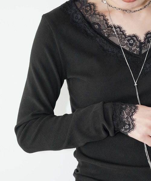 chuclla（チュクラ）の「レーストリム Vネックトップス chw26s034（Tシャツ/カットソー・レディース・ブラック/ホワイト・FREE）」の5枚目の写真