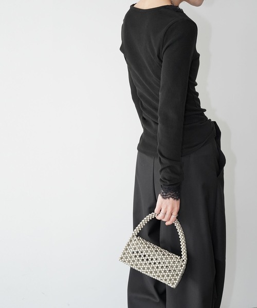 chuclla（チュクラ）の「レーストリム Vネックトップス chw26s034（Tシャツ/カットソー・レディース・ブラック/ホワイト・FREE）」の9枚目の写真