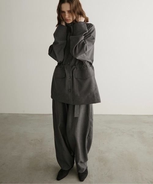 LOSCa（ロスカ）の「ウエストベルト付きカーブパンツ（スラックス・レディース・ウィート/チャコールグレー・S/M）」の19枚目の写真