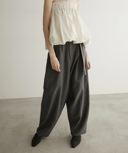 LOSCa（ロスカ）の「ウエストベルト付きカーブパンツ（スラックス・レディース・ウィート/チャコールグレー・S/M）」の18枚目の写真