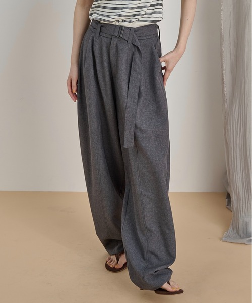 LOSCa(ロスカ)の「ウエストベルト付きカーブパンツ(スラックス・レディース・ウィート/チャコールグレー・S/M)」の18枚目の写真