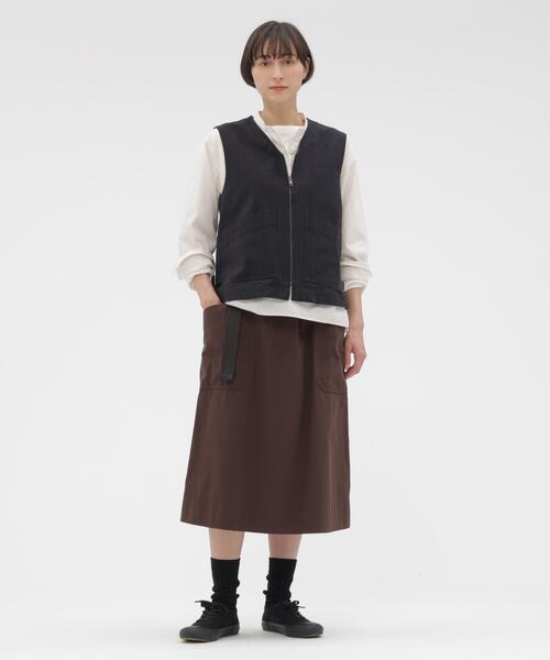MHL.(エムエイチエル)の「COTTON CUPRA PLAINWEAVE SKIRT(スカート・レディース・グリーン系その他7/ブラウン系その他2・0/3/2/1)」の16枚目の写真