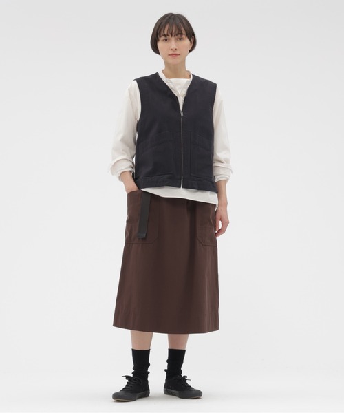 MHL.(エムエイチエル)の「COTTON CUPRA PLAINWEAVE SKIRT(スカート・レディース・グリーン系その他7/ブラウン系その他2・0/3/2/1)」の3枚目の写真