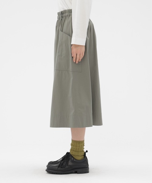 MHL.(エムエイチエル)の「COTTON CUPRA PLAINWEAVE SKIRT(スカート・レディース・グリーン系その他7/ブラウン系その他2・0/3/2/1)」の11枚目の写真
