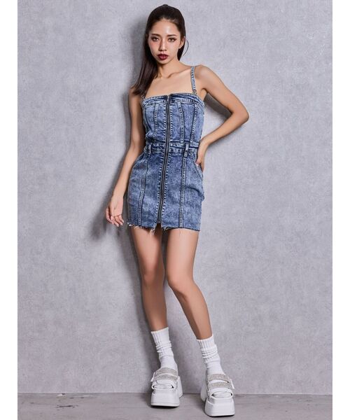 GYDA（ジェイダ）の「Symmetry GYDAフロントZIPスカートライクデニムタイトミニワンピース（ワンピース・レディース・ライトブルー/ブラック/ブルー・MEDIUM/SMALL）」の8枚目の写真