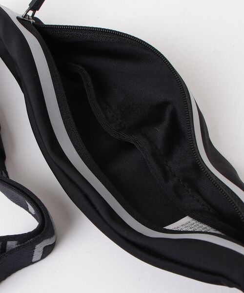 NIKE(ナイキ)の「【NIKE/ナイキ 】ナイキ スリム ウエストパック 4.0 ランニングポーチ(ボディバッグ/ウエストポーチ・メンズ・ブラック/ブルーパープル/ボルドー/ラベンダー・FREE)」の16枚目の写真