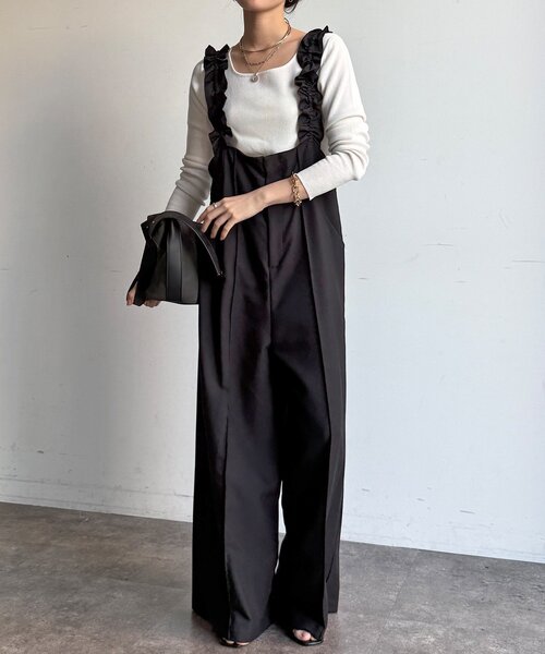 DouDou(ドゥドゥ)の「【WEB限定】ドロストフリルサロペット(その他パンツ・レディース・ブラック/ベージュ/ブラウン・FREE)」の4枚目の写真