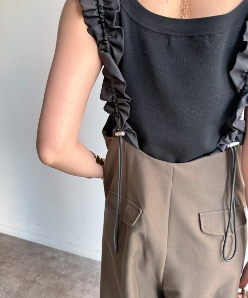 DouDou(ドゥドゥ)の「【WEB限定】ドロストフリルサロペット(その他パンツ・レディース・ブラック/ベージュ/ブラウン・FREE)」の22枚目の写真