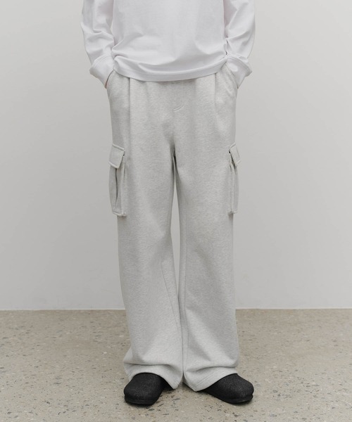 MARITHE + FRANCOIS GIRBAUD(マリテフランソワジルボー)の「CLASSIC LOGO ONE TUCK CARGO SWEAT PANTS(スウェットパンツ・レディース・ブラック/ヘザーグレー・X-LARGE/LARGE/MEDIUM/SMALL)」の2枚目の写真