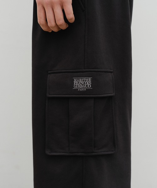 MARITHE + FRANCOIS GIRBAUD(マリテフランソワジルボー)の「CLASSIC LOGO ONE TUCK CARGO SWEAT PANTS(スウェットパンツ・レディース・ブラック/ヘザーグレー・X-LARGE/LARGE/MEDIUM/SMALL)」の3枚目の写真