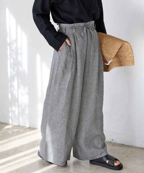 JOURNAL STANDARD（ジャーナルスタンダード）の「ゼフィールリネンベルテッドギャザーパンツ（その他パンツ・レディース・ブラウン系その他/ブラック×ブラック・36/38）」の2枚目の写真