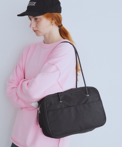 Auntie Rosa Holiday（アンティローザホリデー）の「ロングショルダーレクタングルボストン（ボストンバッグ・レディース・ブラック/アイボリー・FREE）」の3枚目の写真