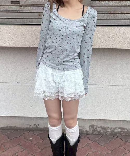 Jelly moo(ジェリームー)の「【 Jelly moo / ジェリームー 】 レースティアード レイヤーショートパンツ / インナーパンツ(その他パンツ・レディース・ブラック/ホワイト・FREE)」の1枚目の写真