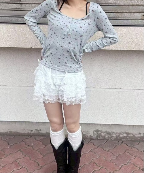 Jelly moo(ジェリームー)の「【 Jelly moo / ジェリームー 】 レースティアード レイヤーショートパンツ / インナーパンツ(その他パンツ・レディース・ブラック/ホワイト・FREE)」の4枚目の写真