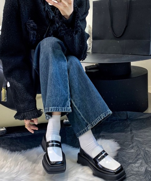 shoes365（シューズスリーシックスファイヴ）の「スクエアトゥ 厚底ローファー（ローファー・レディース・ブラック/ホワイト・22.5cm/23.0cm/23.5cm/24.0cm/24.5cm）」の2枚目の写真