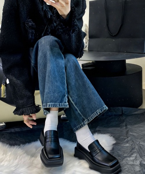 shoes365（シューズスリーシックスファイヴ）の「スクエアトゥ 厚底ローファー（ローファー・レディース・ブラック/ホワイト・22.5cm/23.0cm/23.5cm/24.0cm/24.5cm）」の7枚目の写真