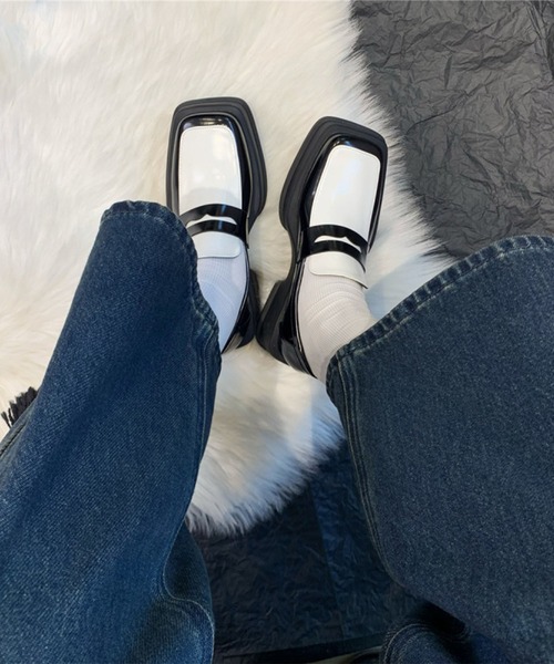 shoes365（シューズスリーシックスファイヴ）の「スクエアトゥ 厚底ローファー（ローファー・レディース・ブラック/ホワイト・22.5cm/23.0cm/23.5cm/24.0cm/24.5cm）」の6枚目の写真