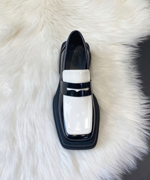shoes365（シューズスリーシックスファイヴ）の「スクエアトゥ 厚底ローファー（ローファー・レディース・ブラック/ホワイト・22.5cm/23.0cm/23.5cm/24.0cm/24.5cm）」の15枚目の写真