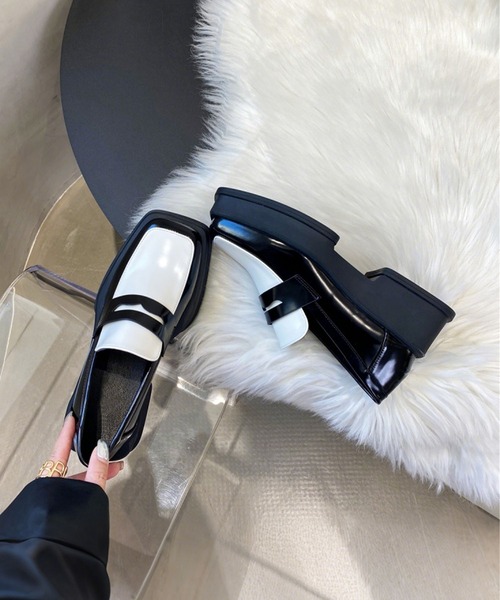 shoes365（シューズスリーシックスファイヴ）の「スクエアトゥ 厚底ローファー（ローファー・レディース・ブラック/ホワイト・22.5cm/23.0cm/23.5cm/24.0cm/24.5cm）」の9枚目の写真