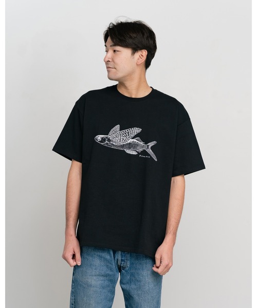 Knuu（ヌウ）の「Flying Fish T-Shirt（Tシャツ/カットソー・メンズ・ブラック/ホワイト・SMALL/MEDIUM/LARGE/X-LARGE）」の6枚目の写真