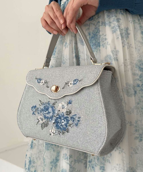 an another angelus（アンアナザーアンジェラス）の「ローズ刺繍フラップハンドバッグ/fint フィント（ハンドバッグ・レディース・アイボリー/ライトブルー・FREE）」の13枚目の写真