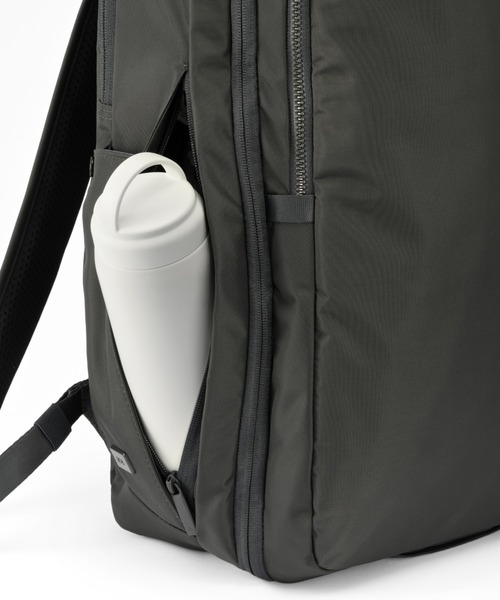 ace.(エース)の「ビジネスリュック ネフィル 26/32L B4サイズ 15.6インチPC 2気室 20092(ビジネスバッグ・レディース・アッシュ/ブラック・FREE)」の4枚目の写真