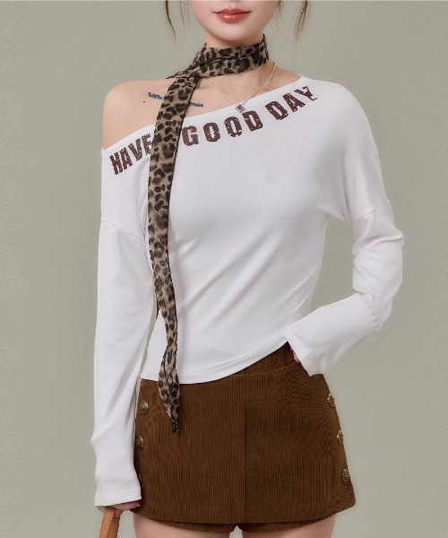 REMUR（レミュール）の「ワンショルロゴプリントトップス　ヒョウ柄チョーカー付き（Tシャツ/カットソー・レディース・ブラウン/ホワイト/ネイビー・FREE）」の4枚目の写真