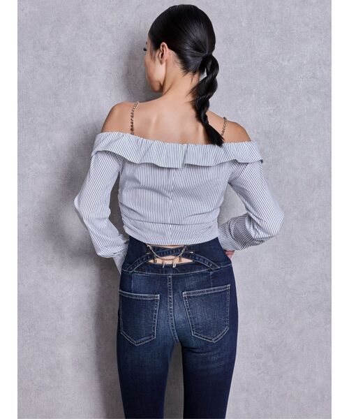 GYDA(ジェイダ)の「bijou chainフロントZIPオフショルブラウス(シャツ/ブラウス・レディース・オフホワイト/ブラック・FREE)」の9枚目の写真