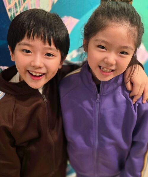 MUSINSA STANDARD KIDS（ムシンサスタンダードキッズ）の「クラシック トラック セットアップ [ブラウン]（セットアップ・レディース・その他・100/110/120/130/140/150）」の17枚目の写真