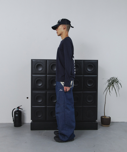 TANSANMAGNESIUM(タンサン マグネシウム)の「本ロングスリーブ(ネイビー)(Tシャツ/カットソー・レディース・その他・1/2)」の4枚目の写真