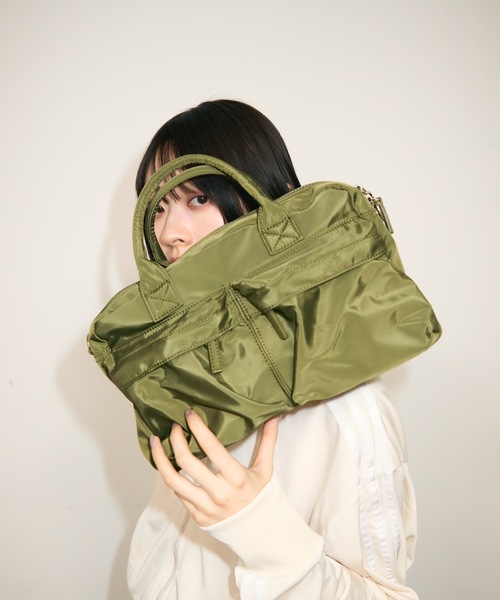 UNDERSTATEMENTs(アンダーステイトメント)の「【ユニセックス】ナイロンダブルポケットボストンバッグ(ショルダーバッグ・メンズ・ブラック・FREE)」の14枚目の写真