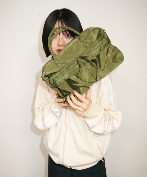 UNDERSTATEMENTs(アンダーステイトメント)の「【ユニセックス】ナイロンダブルポケットボストンバッグ(ショルダーバッグ・メンズ・ブラック・FREE)」の16枚目の写真