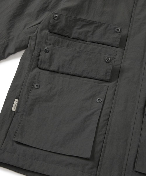 Snow Peak(スノーピーク)の「Snow Peak / Cample Utility Windbreaker ユーティリティ ウィンドブレーカー 海外限定(ナイロンジャケット・メンズ・ライトベージュ/ダークネイビー/ダークカーキ・XL/L/M)」の11枚目の写真