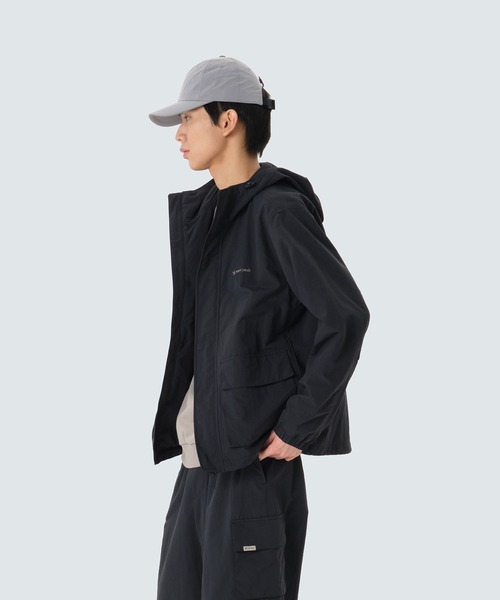 Snow Peak(スノーピーク)の「Snow Peak / Cample Utility Windbreaker ユーティリティ ウィンドブレーカー 海外限定(ナイロンジャケット・メンズ・ライトベージュ/ダークネイビー/ダークカーキ・XL/L/M)」の8枚目の写真