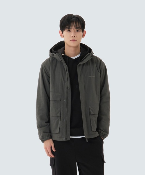 Snow Peak(スノーピーク)の「Snow Peak / Cample Utility Windbreaker ユーティリティ ウィンドブレーカー 海外限定(ナイロンジャケット・メンズ・ライトベージュ/ダークネイビー/ダークカーキ・XL/L/M)」の7枚目の写真