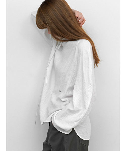 ATELIER NAIN(アトリエナイン)の「RAGLAN SLEEVE TIE BLOUSE (BL-4391)(シャツ/ブラウス・レディース・ホワイト/ダークネイビー・FREE)」の3枚目の写真