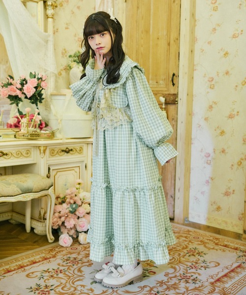 kutir(クティール)の「【クティールとレトロ】フリル襟ギンガムチェックティアードワンピース(ワンピース・レディース・ベージュ/ピンク/グリーン/レッド・MEDIUM/SMALL)」の15枚目の写真
