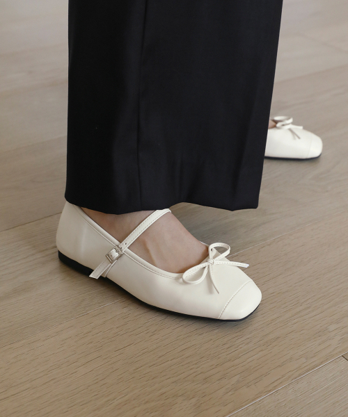 SAPPUN(サプン)の「Clain リボン メリージェーン フラットシューズ (1cm)(バレエシューズ・レディース・アイボリー系1/アイボリー/ブラック系その他2/ブラック/ライトイエロー・22.5cm/23cm/24.5cm/23.5cm/25.5cm/24cm/25cm)」の8枚目の写真