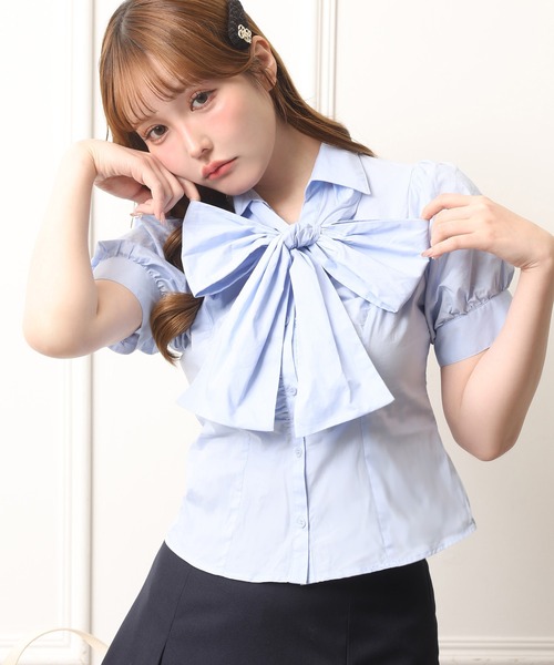 one after another NICE CLAUP(ワンアフターアナザーナイスクラップ)の「フロントギャザー半袖ボウタイブラウス(シャツ/ブラウス・レディース・サックスブルー/オフホワイト/チェック・FREE)」の2枚目の写真