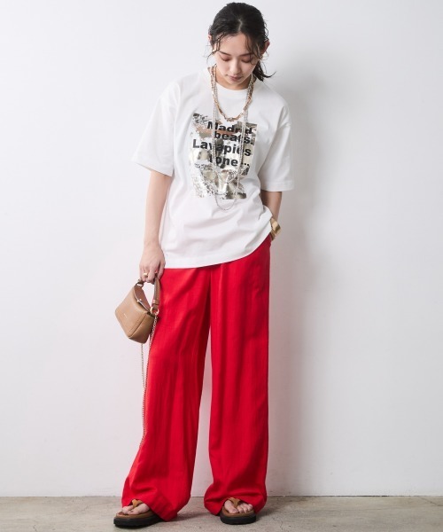 CHIC STYLE(シックスタイル)の「綿100%箔プリントTシャツ<大きいサイズ有>シックスタイル(Tシャツ/カットソー・レディース・オフホワイト/ブラック・5L/4L/3L/LL/L/M)」の6枚目の写真