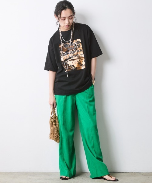 CHIC STYLE(シックスタイル)の「綿100%箔プリントTシャツ<大きいサイズ有>シックスタイル(Tシャツ/カットソー・レディース・オフホワイト/ブラック・5L/4L/3L/LL/L/M)」の11枚目の写真