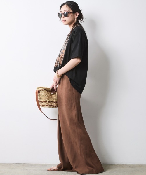 CHIC STYLE(シックスタイル)の「綿100%箔プリントTシャツ<大きいサイズ有>シックスタイル(Tシャツ/カットソー・レディース・オフホワイト/ブラック・5L/4L/3L/LL/L/M)」の13枚目の写真