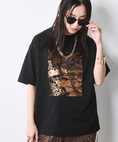 CHIC STYLE(シックスタイル)の「綿100%箔プリントTシャツ<大きいサイズ有>シックスタイル(Tシャツ/カットソー・レディース・オフホワイト/ブラック・5L/4L/3L/LL/L/M)」の22枚目の写真