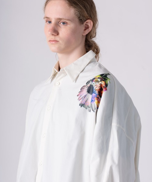 rehacer(レアセル)の「rehacer : × everglouu Art bloom Dolman Shirt / アートブルームドルマンシャツ(シャツ/ブラウス・メンズ・ホワイト・LARGE/MEDIUM/SMALL)」の2枚目の写真