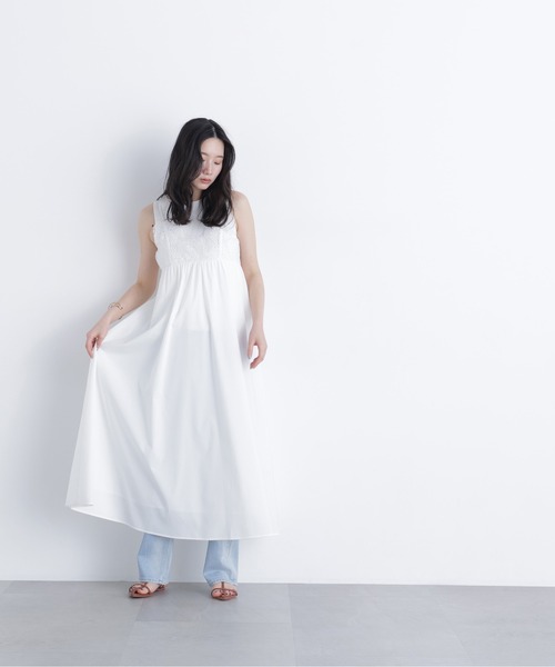 N.(N. Natural Beauty Basic)(エヌエヌナチュラルビューティーベーシック)の「レース切替コットンブレンドキャミワンピース(ワンピース・レディース・ブラック/ブルー系その他/オフホワイト・P/S/MEDIUM)」の11枚目の写真