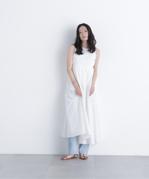 N.(N. Natural Beauty Basic)(エヌエヌナチュラルビューティーベーシック)の「レース切替コットンブレンドキャミワンピース(ワンピース・レディース・ブラック/ブルー系その他/オフホワイト・P/S/MEDIUM)」の12枚目の写真