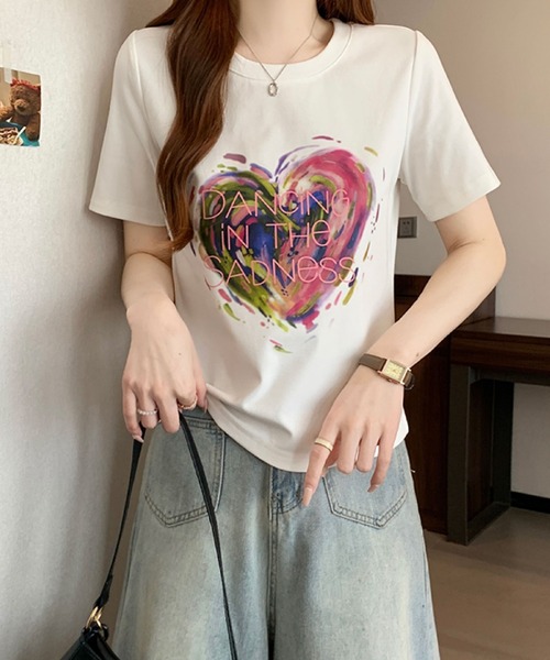 2ly2（トゥーリートゥー）の「ハートプリントTシャツ / グラフィックロゴ 半袖カットソー（Tシャツ/カットソー・レディース・ピンク/ホワイト/ブラック・FREE）」の5枚目の写真