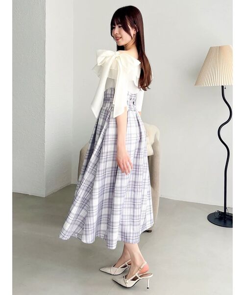 dazzlin（ダズリン）の「ワンショルサイドリボンニットトップス（ニット/セーター・レディース・オフホワイト/ブラック/ベージュ・FREE）」の7枚目の写真