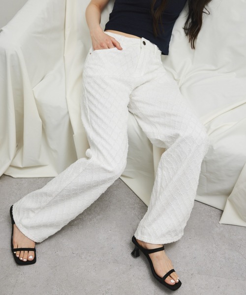 ELTONE(エルトーン)の「テクスチャーワイドストレートパンツ(その他パンツ・レディース・ホワイト・FREE)」の6枚目の写真